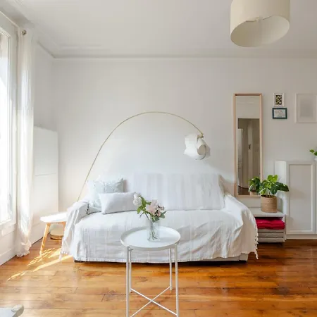 Apartment Steps From Montmartre Paris